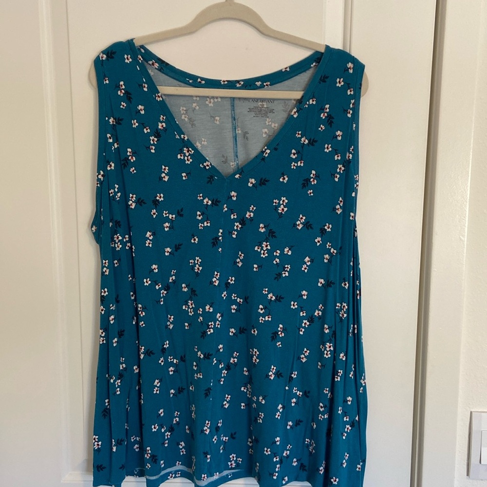 Lane Bryant sleeveless shell in blue with flowers 3X